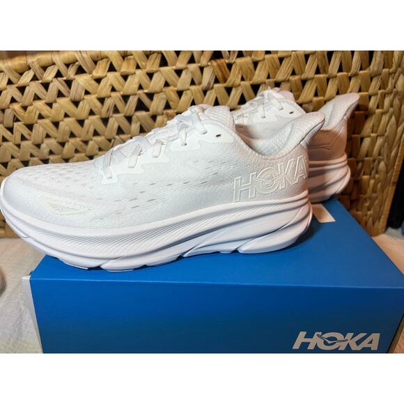 HOKA Clifton 9 - Picture 2 of 6